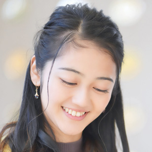 女性顔